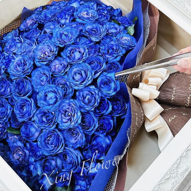 108本のバラの花束を立体額でアフターブーケとして保存加工 | 結婚式